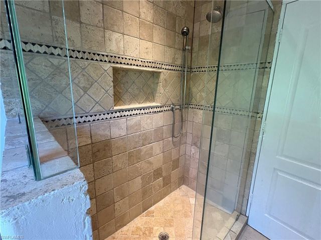 804 Bluebird ST, Naples, FL 34104