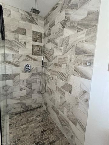 804 Bluebird ST, Naples, FL 34104