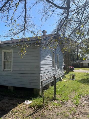 318 Sutherland Drive, Chickasaw, AL 36611