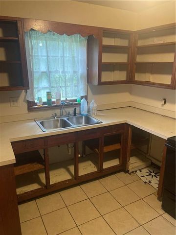 318 Sutherland Drive, Chickasaw, AL 36611