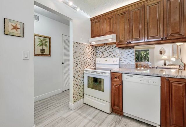2855 Garden Drive S 102, Lake Worth Beach, FL 33461
