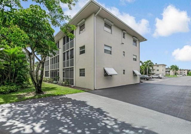 2855 Garden Drive S 102, Lake Worth Beach, FL 33461