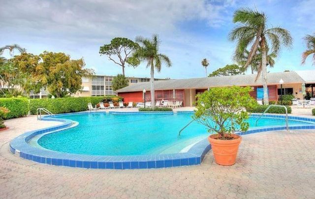 2855 Garden Drive S 102, Lake Worth Beach, FL 33461