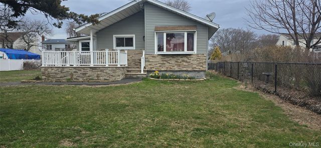 19 Kent Drive, Shirley, NY 11967