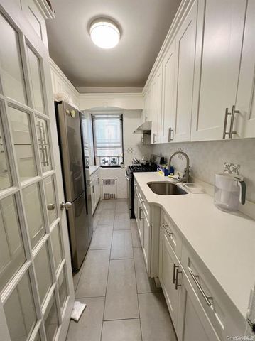 11219 34th Avenue F, Corona, NY 11368