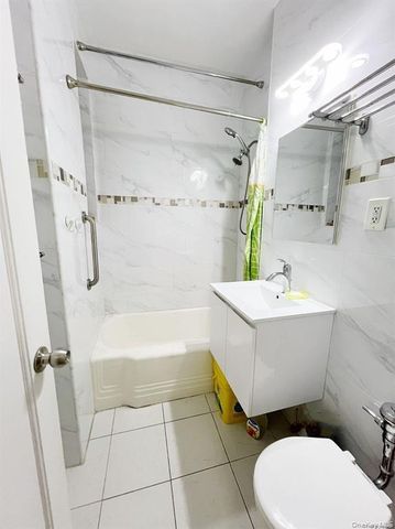 11219 34th Avenue F, Corona, NY 11368