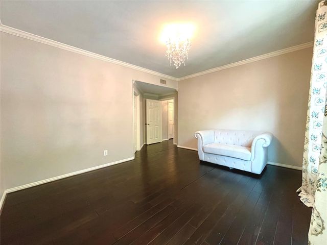 2111 Welch Street B110, Houston, TX 77019