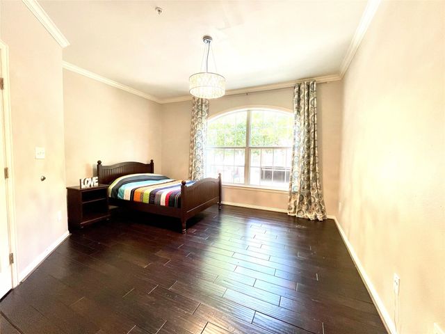 2111 Welch Street B110, Houston, TX 77019