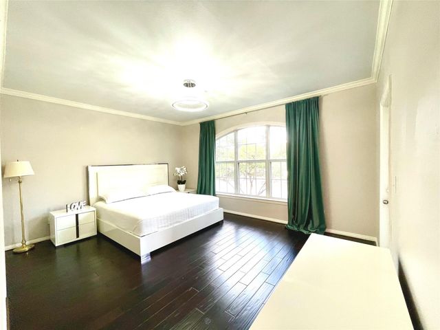 2111 Welch Street B110, Houston, TX 77019