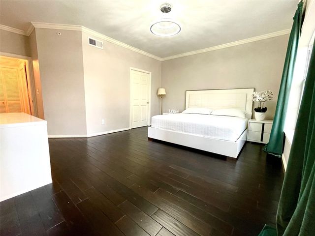 2111 Welch Street B110, Houston, TX 77019