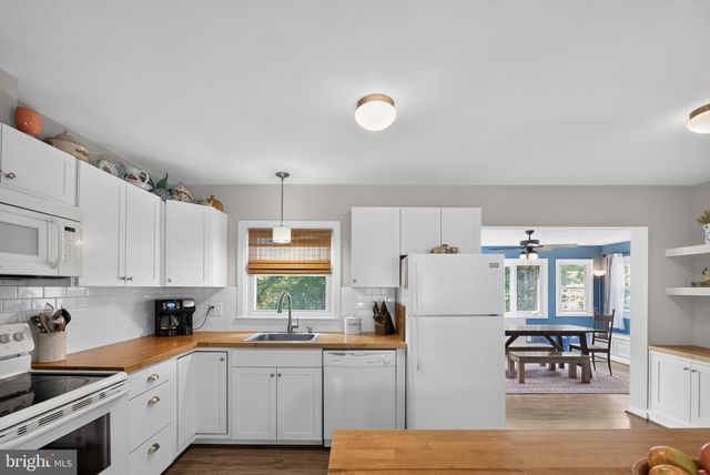 8354 ROCKY SPRINGS RD, Frederick, MD 21702