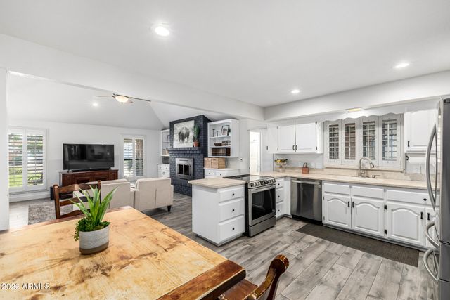 1318 E LA VIEVE Lane, Tempe, AZ 85284