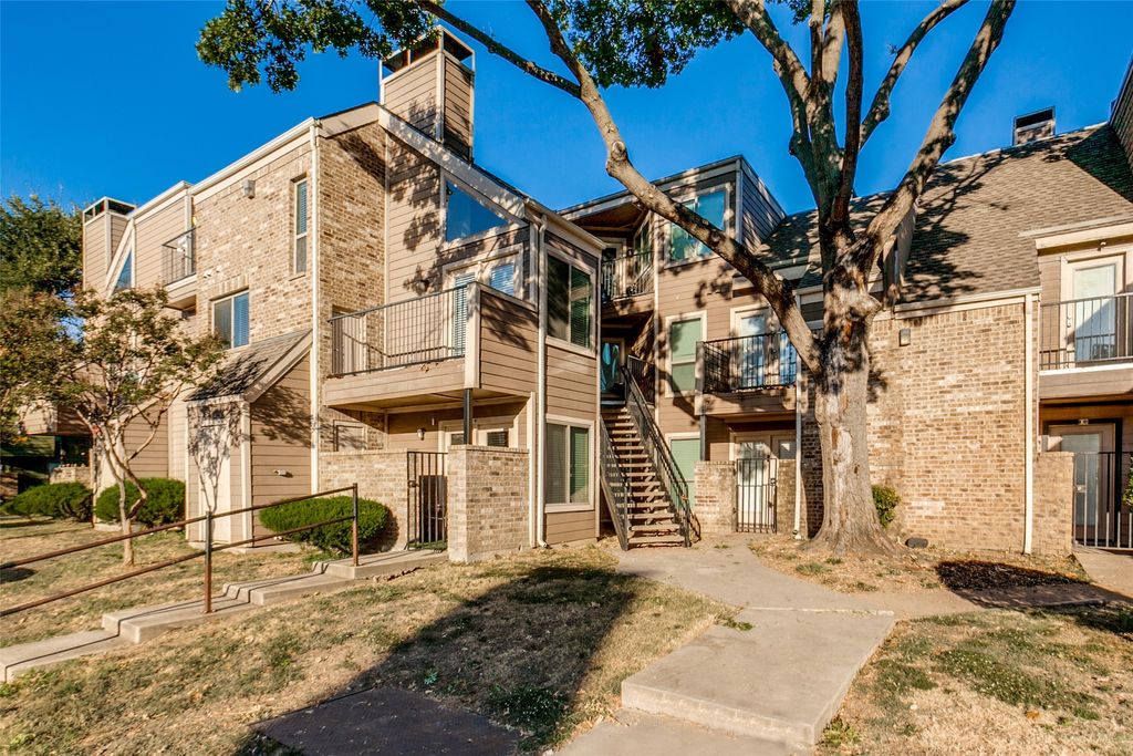 9829 Walnut Street 210, Dallas, TX 75243
