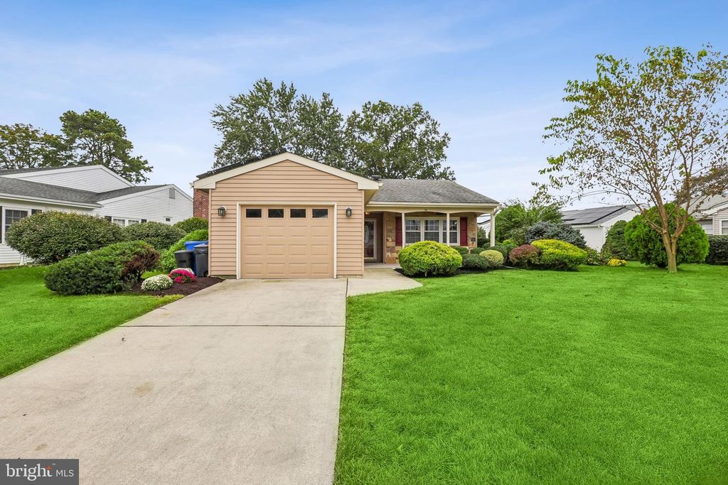 2 TIFANI LN, SOUTHAMPTON TWP, NJ 08088 — exterior