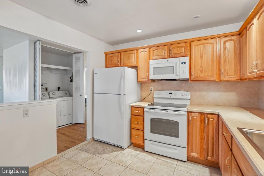 2 TIFANI LN, SOUTHAMPTON TWP, NJ 08088 — photo 5