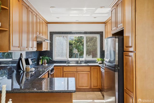720 Shields Street, San Francisco, CA 94132
