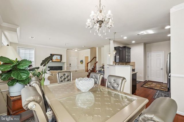 42593 SUNSET RIDGE SQ, Ashburn, VA 20148