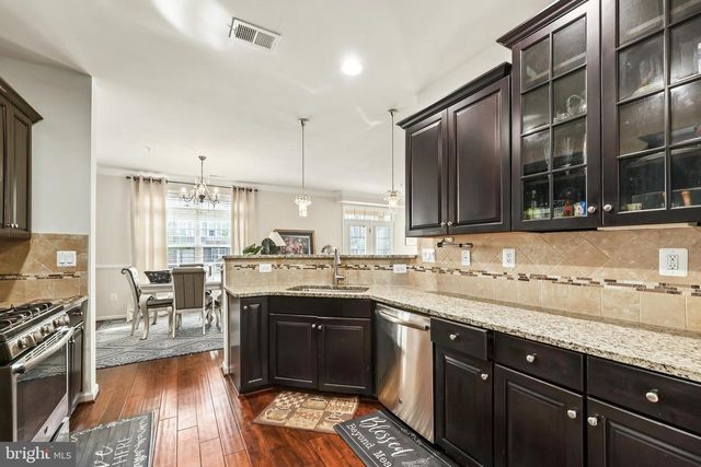 42593 SUNSET RIDGE SQ, Ashburn, VA 20148