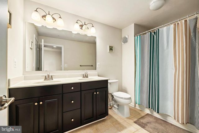42593 SUNSET RIDGE SQ, Ashburn, VA 20148
