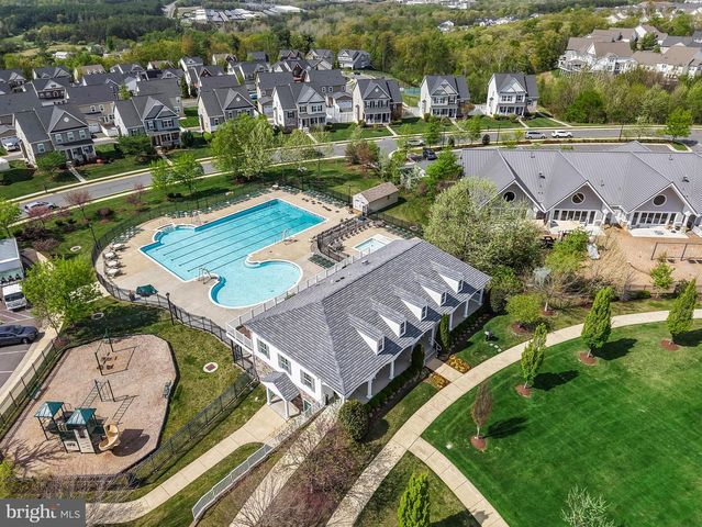 42593 SUNSET RIDGE SQ, Ashburn, VA 20148