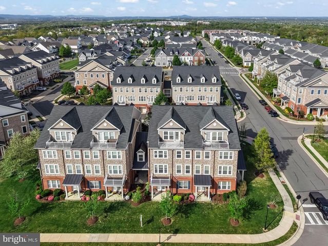42593 SUNSET RIDGE SQ, Ashburn, VA 20148