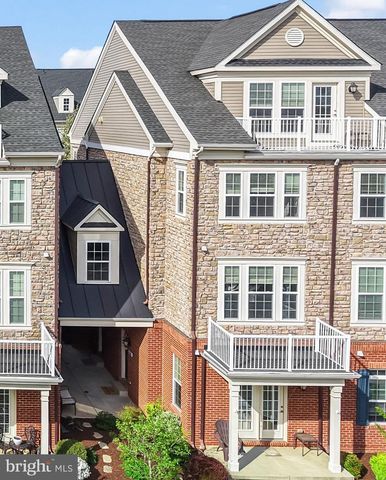 42593 SUNSET RIDGE SQ, Ashburn, VA 20148