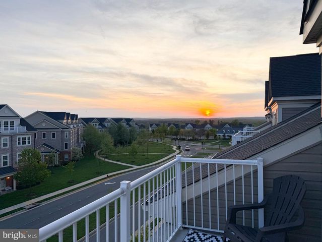 42593 SUNSET RIDGE SQ, Ashburn, VA 20148