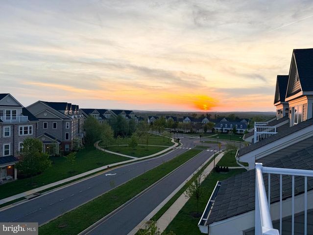 42593 SUNSET RIDGE SQ, Ashburn, VA 20148