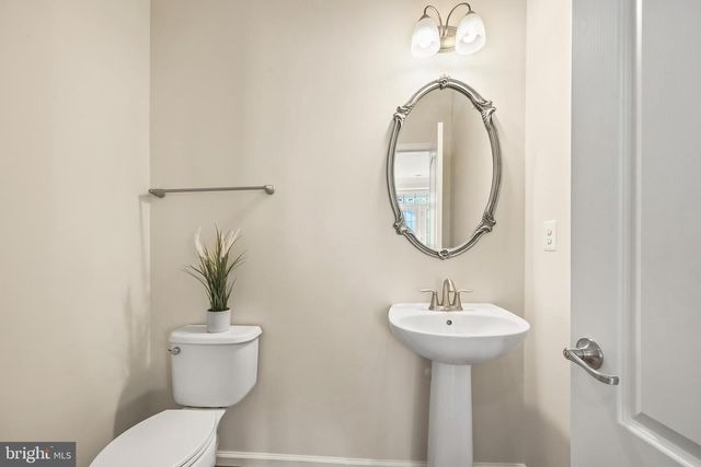 42593 SUNSET RIDGE SQ, Ashburn, VA 20148