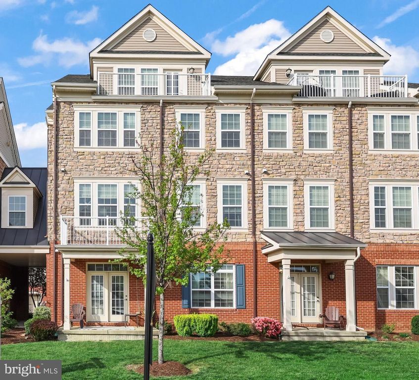 42593 SUNSET RIDGE SQ, Ashburn, VA 20148