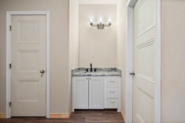 2867 Conveyor Drive A, Burleson, TX 76028