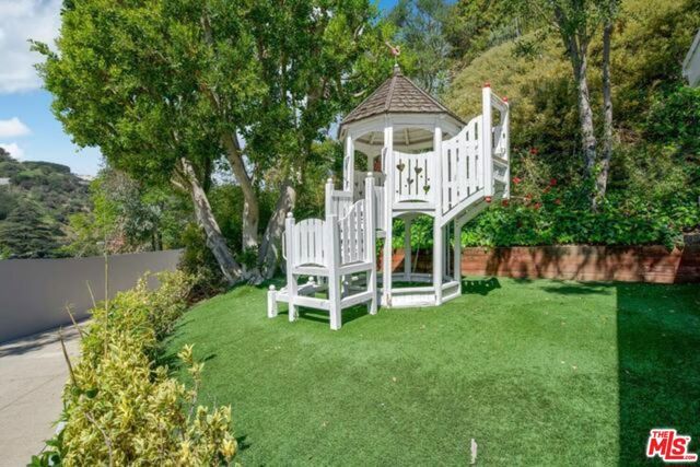 1068 Casiano Road, Los Angeles, CA 90077