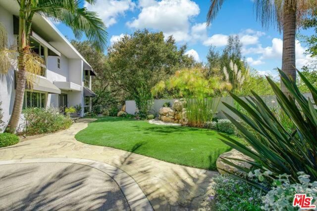 1068 Casiano Road, Los Angeles, CA 90077