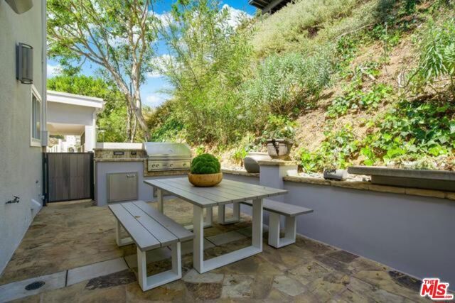 1068 Casiano Road, Los Angeles, CA 90077