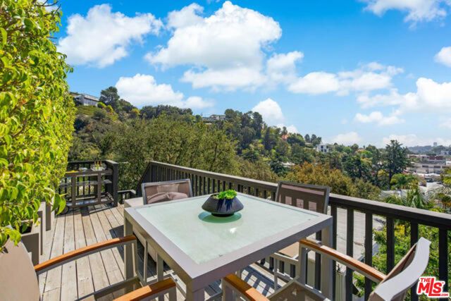 1068 Casiano Road, Los Angeles, CA 90077