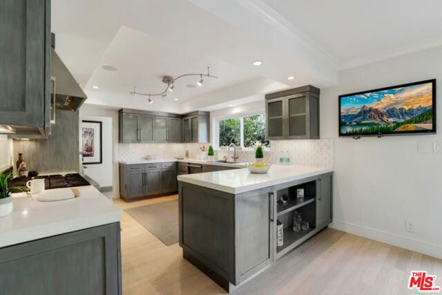 1068 Casiano Road, Los Angeles, CA 90077