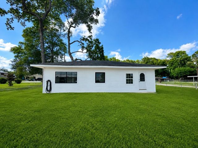 23718 E Webb Road, Porter, TX 77365