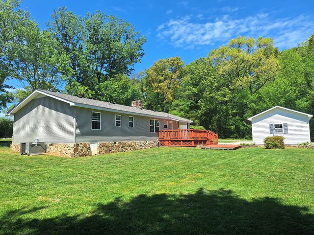 278 Staton Rd, Belvidere, TN 37306