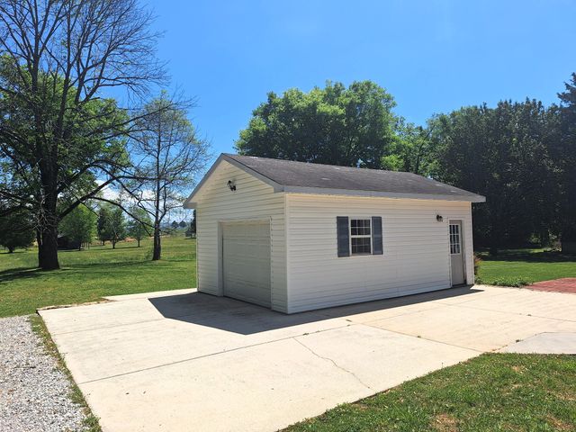 278 Staton Rd, Belvidere, TN 37306