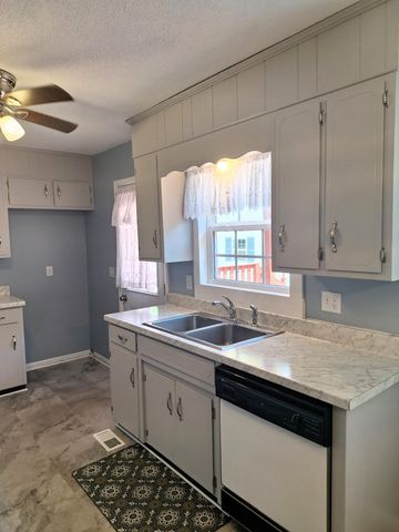 278 Staton Rd, Belvidere, TN 37306