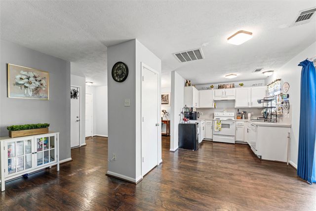 19838 Laurel Trail Drive, Cypress, TX 77433