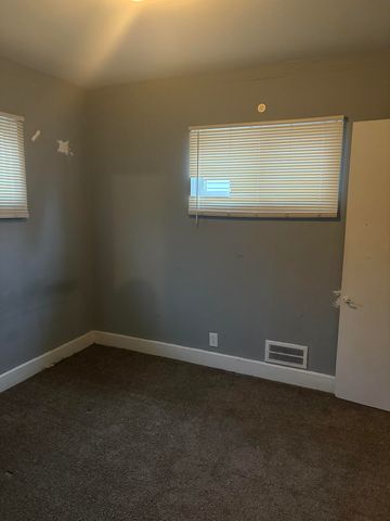 1321 Applewood Avenue, Lincoln Park, MI 48146