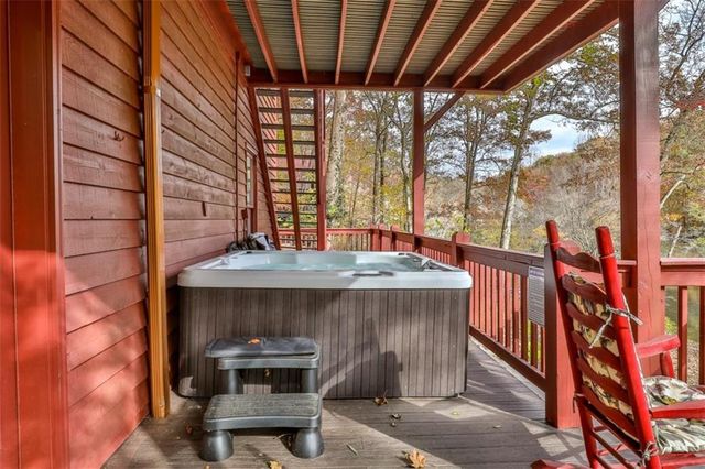 178 Novena Court, Ellijay, GA 30540