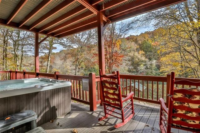 178 Novena Court, Ellijay, GA 30540