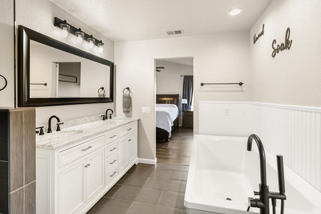 5530 Overlook Ct, Plymouth, CA 95669
