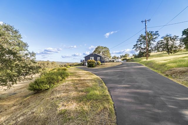 5530 Overlook Ct, Plymouth, CA 95669