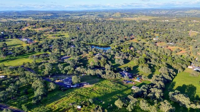 5530 Overlook Ct, Plymouth, CA 95669