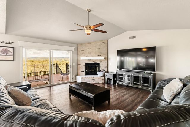 5530 Overlook Ct, Plymouth, CA 95669