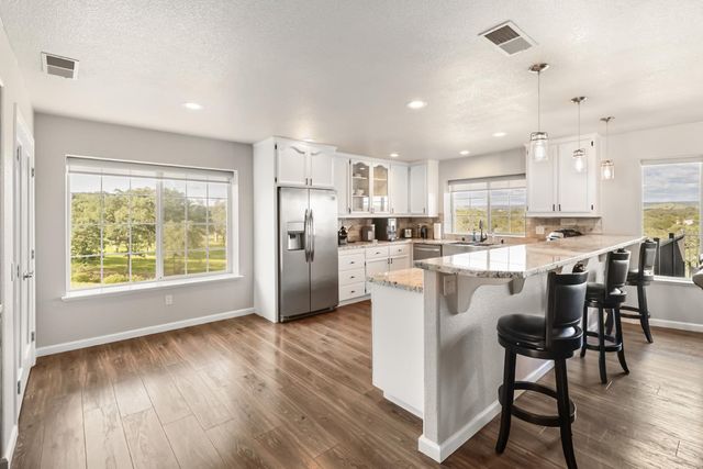 5530 Overlook Ct, Plymouth, CA 95669