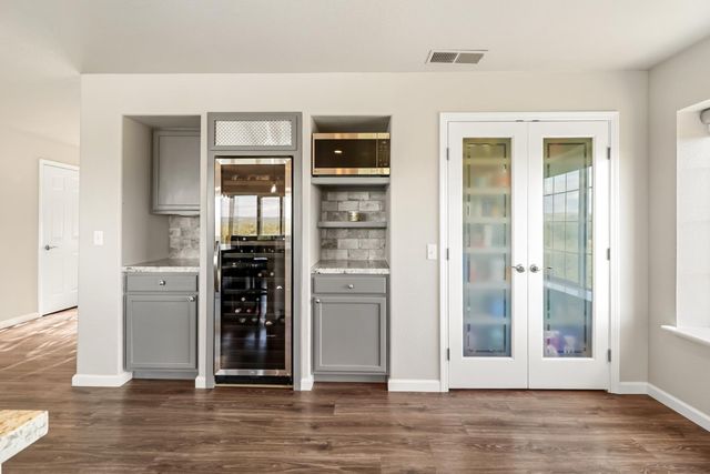 5530 Overlook Ct, Plymouth, CA 95669